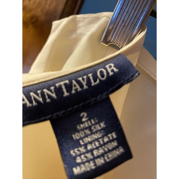 ANN TAYLOR Women's 100% Silk Pencil Skirt Solid Ivory Beaded 2 NWT - Picture 5 of 5